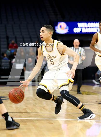 Thumbnail 2 in Mission vs Villa Park (CIF State D3 Final) photogallery.