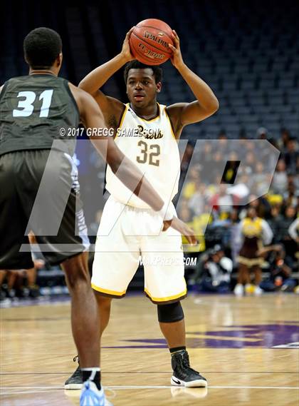 Thumbnail 3 in Mission vs Villa Park (CIF State D3 Final) photogallery.