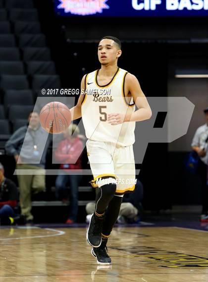Thumbnail 1 in Mission vs Villa Park (CIF State D3 Final) photogallery.