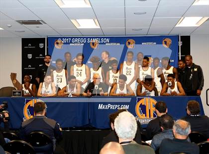 Thumbnail 3 in Mission vs Villa Park (CIF State D3 Final) photogallery.