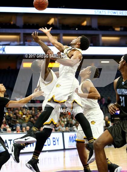 Thumbnail 3 in Mission vs Villa Park (CIF State D3 Final) photogallery.
