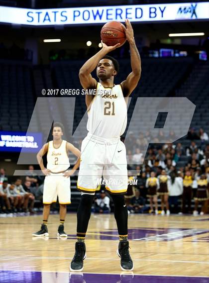 Thumbnail 3 in Mission vs Villa Park (CIF State D3 Final) photogallery.