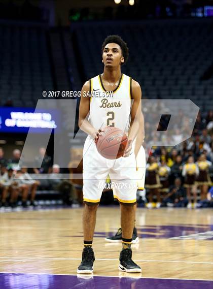 Thumbnail 3 in Mission vs Villa Park (CIF State D3 Final) photogallery.