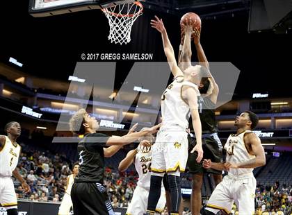 Thumbnail 3 in Mission vs Villa Park (CIF State D3 Final) photogallery.