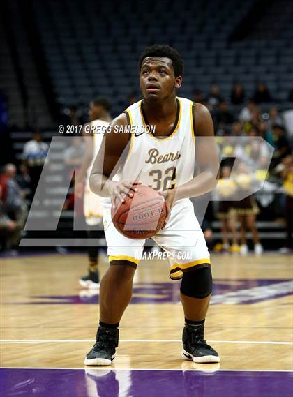 Thumbnail 1 in Mission vs Villa Park (CIF State D3 Final) photogallery.