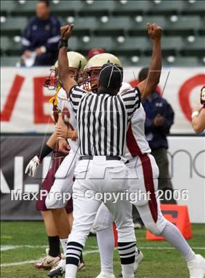 Thumbnail 2 in Cardinal Newman vs Oaks Christian (D3 State Final) photogallery.