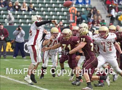 Thumbnail 1 in Cardinal Newman vs Oaks Christian (D3 State Final) photogallery.