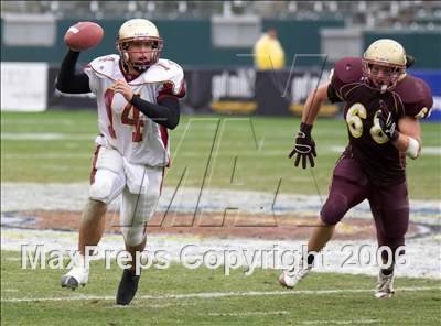 Thumbnail 2 in Cardinal Newman vs Oaks Christian (D3 State Final) photogallery.