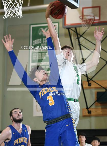 Thumbnail 1 in Pierce vs. El Camino (Ram Jam Winter Classic) photogallery.