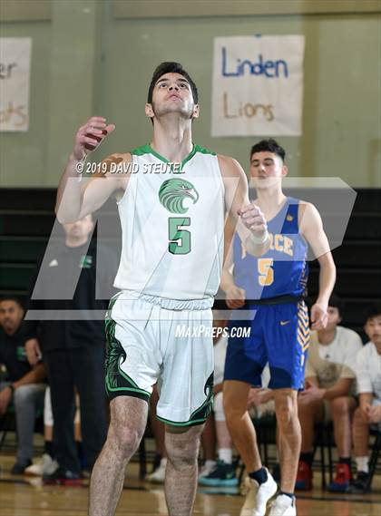 Thumbnail 2 in Pierce vs. El Camino (Ram Jam Winter Classic) photogallery.