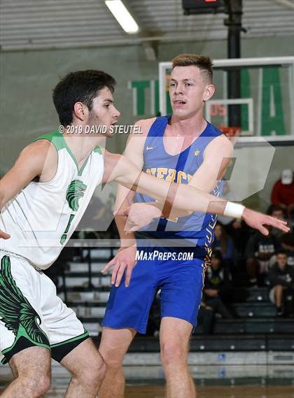 Thumbnail 1 in Pierce vs. El Camino (Ram Jam Winter Classic) photogallery.