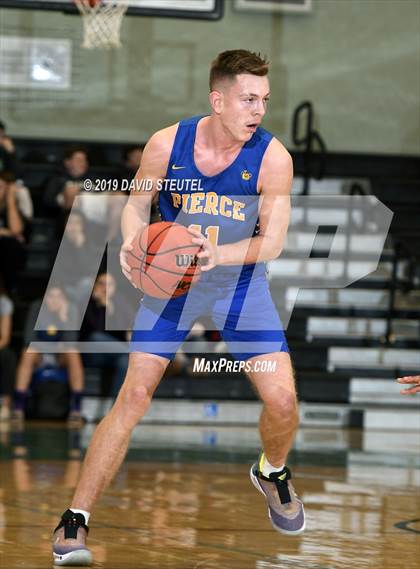 Thumbnail 3 in Pierce vs. El Camino (Ram Jam Winter Classic) photogallery.