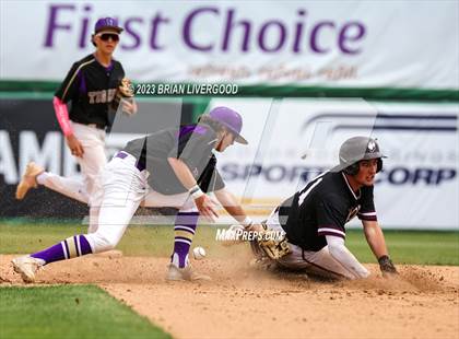 Thumbnail 2 in Holy Family vs. Golden (CHSAA 4A Round 4) photogallery.