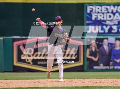 Thumbnail 3 in Holy Family vs. Golden (CHSAA 4A Round 4) photogallery.