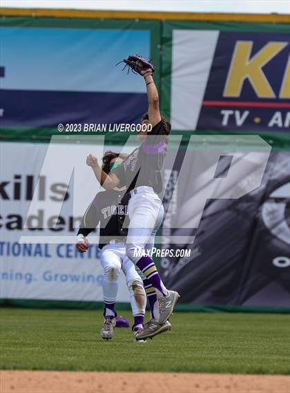 Thumbnail 1 in Holy Family vs. Golden (CHSAA 4A Round 4) photogallery.