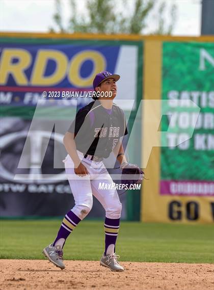 Thumbnail 3 in Holy Family vs. Golden (CHSAA 4A Round 4) photogallery.