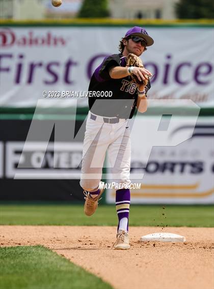 Thumbnail 3 in Holy Family vs. Golden (CHSAA 4A Round 4) photogallery.