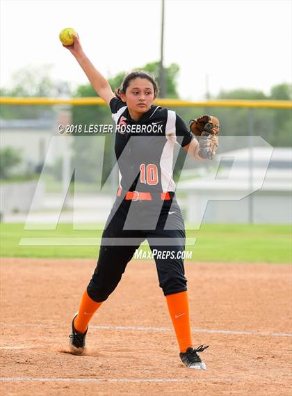 Thumbnail 1 in Poth @ Karnes City photogallery.