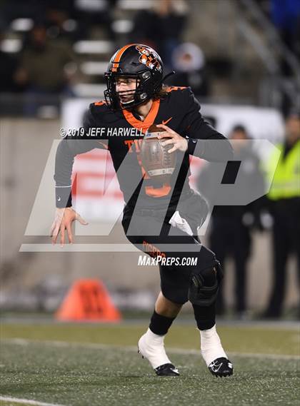 Thumbnail 3 in Washington vs. Archbishop Hoban (OHSAA D2 Regional Final) photogallery.
