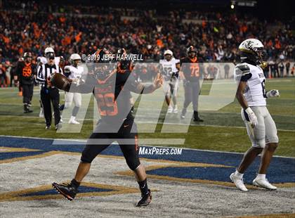Thumbnail 1 in Washington vs. Archbishop Hoban (OHSAA D2 Regional Final) photogallery.