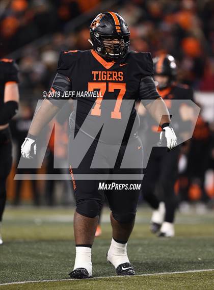 Thumbnail 1 in Washington vs. Archbishop Hoban (OHSAA D2 Regional Final) photogallery.