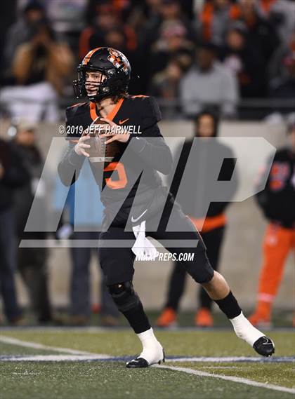 Thumbnail 3 in Washington vs. Archbishop Hoban (OHSAA D2 Regional Final) photogallery.