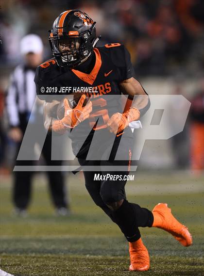 Thumbnail 1 in Washington vs. Archbishop Hoban (OHSAA D2 Regional Final) photogallery.
