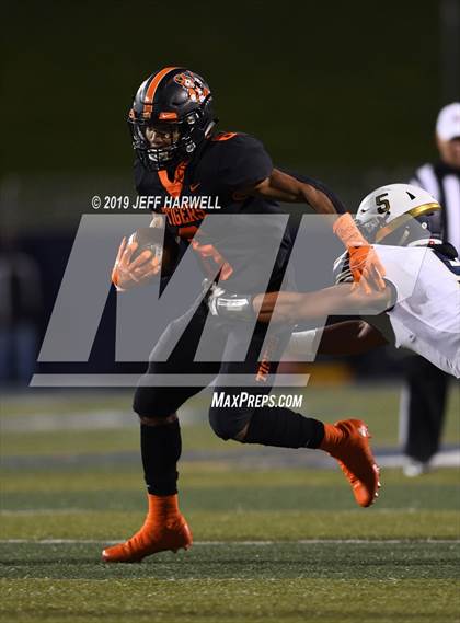 Thumbnail 2 in Washington vs. Archbishop Hoban (OHSAA D2 Regional Final) photogallery.