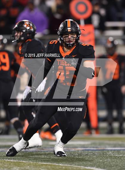 Thumbnail 1 in Washington vs. Archbishop Hoban (OHSAA D2 Regional Final) photogallery.