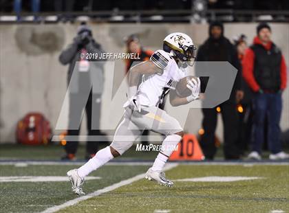 Thumbnail 1 in Washington vs. Archbishop Hoban (OHSAA D2 Regional Final) photogallery.