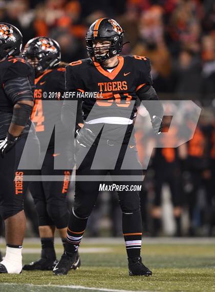 Thumbnail 3 in Washington vs. Archbishop Hoban (OHSAA D2 Regional Final) photogallery.