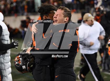 Thumbnail 3 in Washington vs. Archbishop Hoban (OHSAA D2 Regional Final) photogallery.
