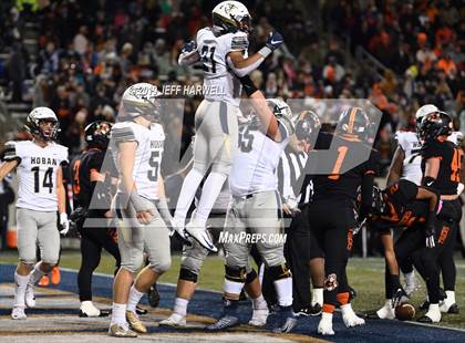 Thumbnail 2 in Washington vs. Archbishop Hoban (OHSAA D2 Regional Final) photogallery.