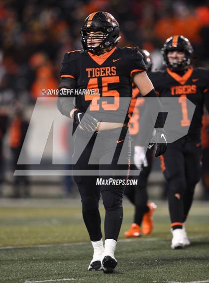 Thumbnail 2 in Washington vs. Archbishop Hoban (OHSAA D2 Regional Final) photogallery.