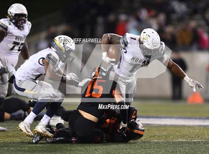 Thumbnail 3 in Washington vs. Archbishop Hoban (OHSAA D2 Regional Final) photogallery.