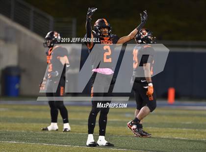Thumbnail 3 in Washington vs. Archbishop Hoban (OHSAA D2 Regional Final) photogallery.