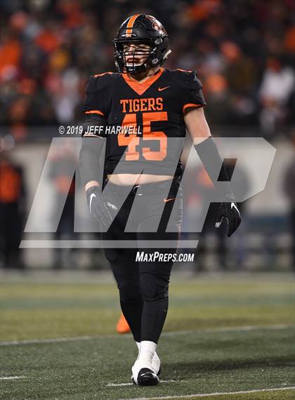 Thumbnail 1 in Washington vs. Archbishop Hoban (OHSAA D2 Regional Final) photogallery.
