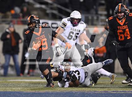 Thumbnail 3 in Washington vs. Archbishop Hoban (OHSAA D2 Regional Final) photogallery.