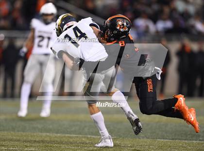 Thumbnail 3 in Washington vs. Archbishop Hoban (OHSAA D2 Regional Final) photogallery.