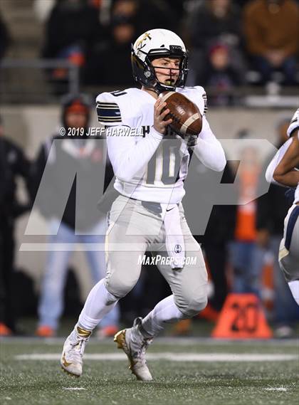 Thumbnail 3 in Washington vs. Archbishop Hoban (OHSAA D2 Regional Final) photogallery.