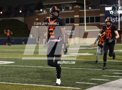 Thumbnail 2 in Washington vs. Archbishop Hoban (OHSAA D2 Regional Final) photogallery.