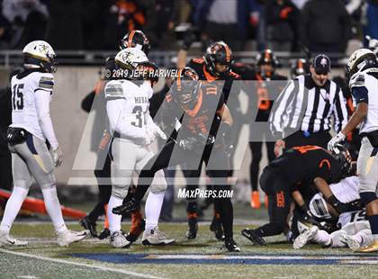 Thumbnail 2 in Washington vs. Archbishop Hoban (OHSAA D2 Regional Final) photogallery.