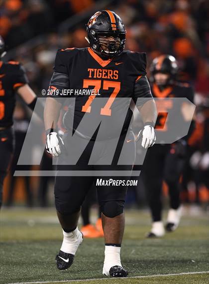 Thumbnail 3 in Washington vs. Archbishop Hoban (OHSAA D2 Regional Final) photogallery.