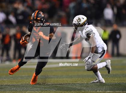 Thumbnail 1 in Washington vs. Archbishop Hoban (OHSAA D2 Regional Final) photogallery.