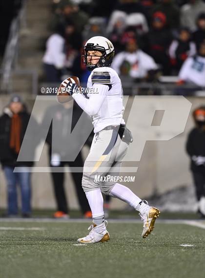 Thumbnail 2 in Washington vs. Archbishop Hoban (OHSAA D2 Regional Final) photogallery.