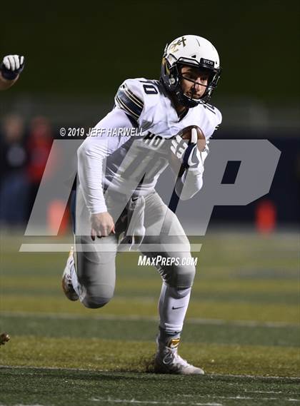 Thumbnail 3 in Washington vs. Archbishop Hoban (OHSAA D2 Regional Final) photogallery.