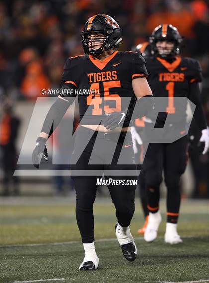 Thumbnail 1 in Washington vs. Archbishop Hoban (OHSAA D2 Regional Final) photogallery.