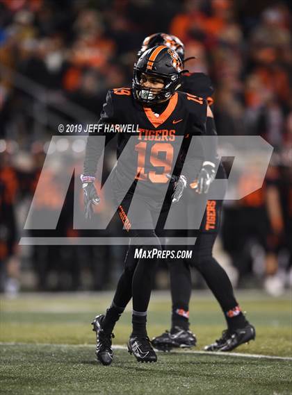 Thumbnail 3 in Washington vs. Archbishop Hoban (OHSAA D2 Regional Final) photogallery.
