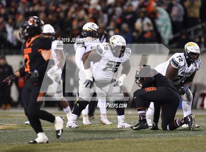 Thumbnail 1 in Washington vs. Archbishop Hoban (OHSAA D2 Regional Final) photogallery.