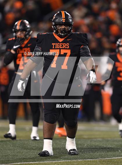 Thumbnail 2 in Washington vs. Archbishop Hoban (OHSAA D2 Regional Final) photogallery.
